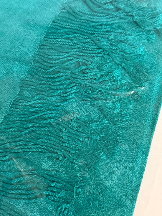 Pair of Cashmere and Silk Pashminas. Teal Blue and Lavender Purple. New in bag. - Picture 11 of 11